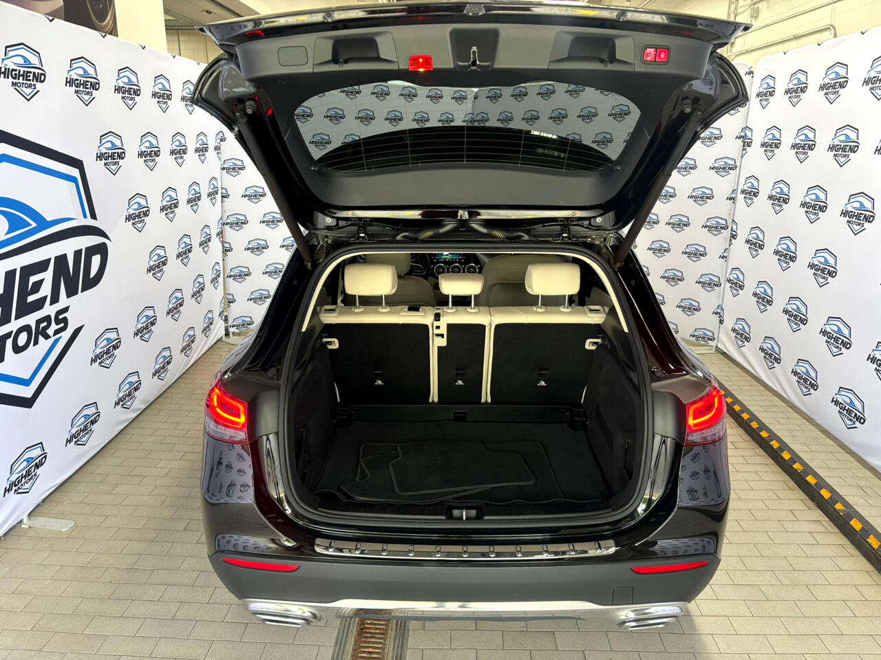 Mercedes-Benz GLA-Class GLA250 2021