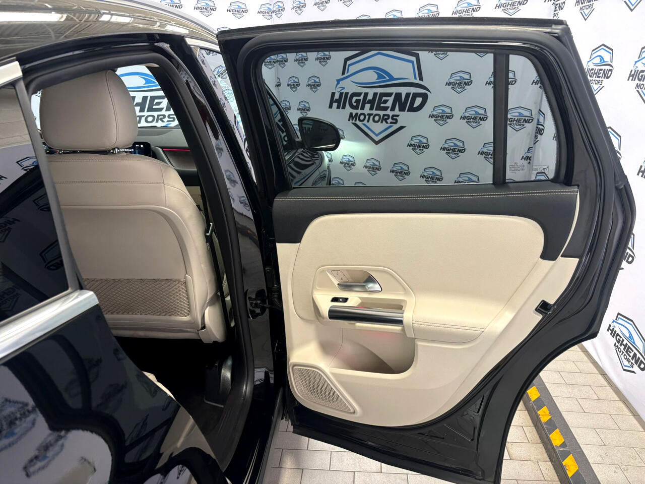 Mercedes-Benz GLA-Class GLA250 2021
