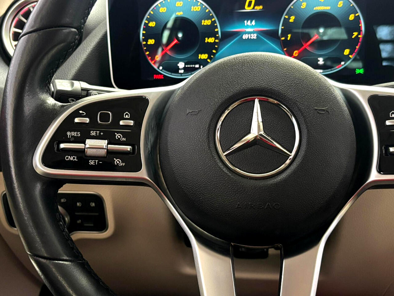 Mercedes-Benz GLA-Class GLA250 2021