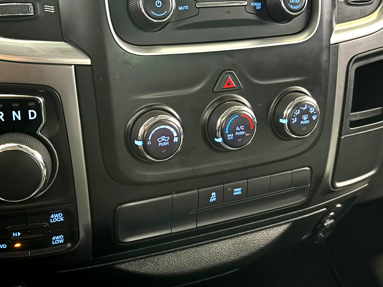2021 Ram 1500 Classic SLT photo 20