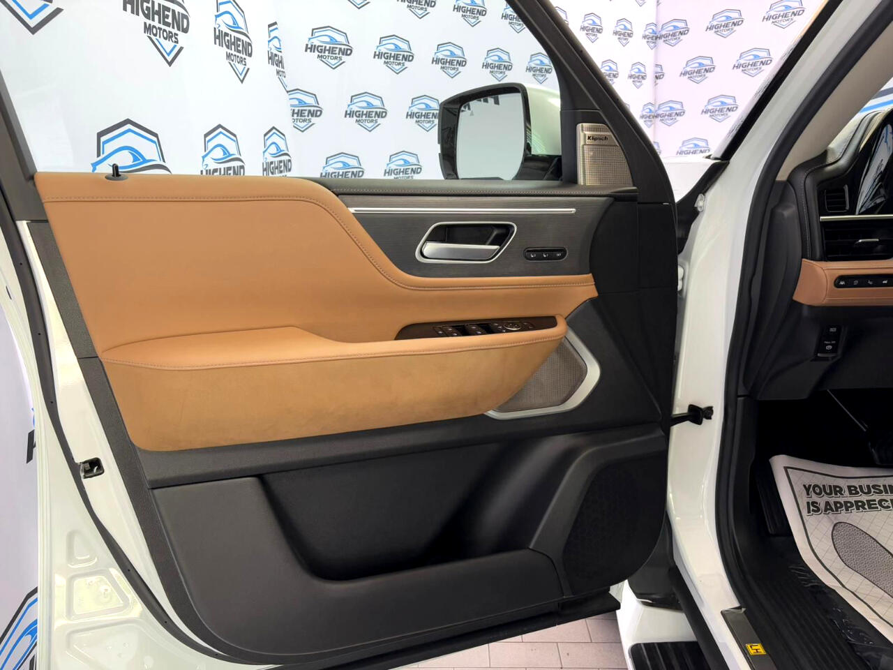 Infiniti QX80 Sensory 4WD 2025