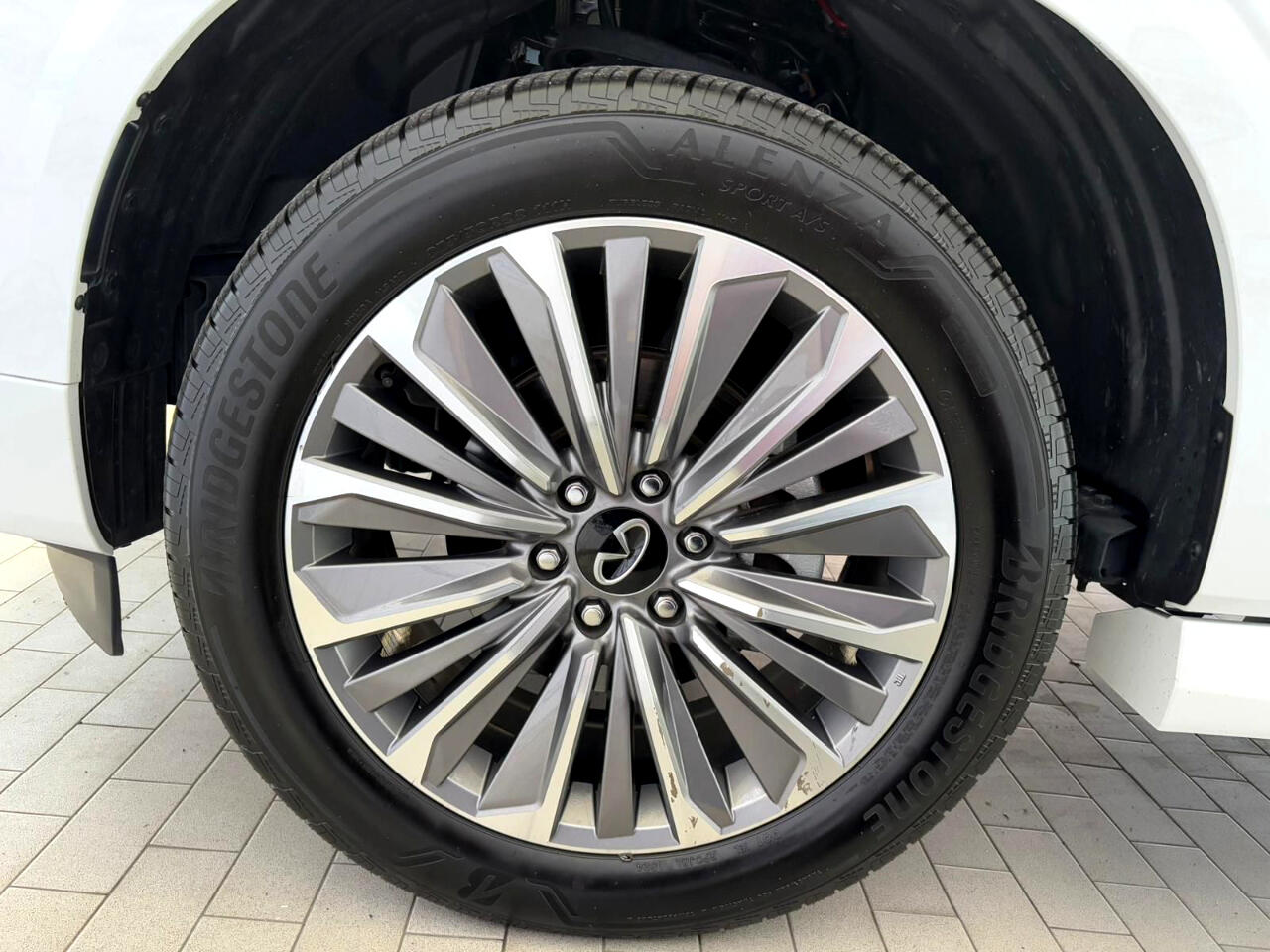 Infiniti QX80 Sensory 4WD 2025