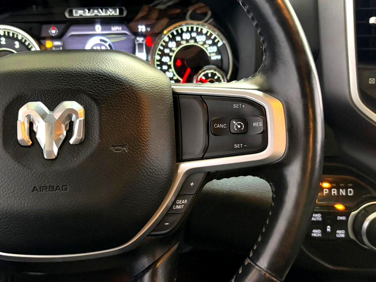RAM 1500 Big Horn Quad Cab 4WD 2022