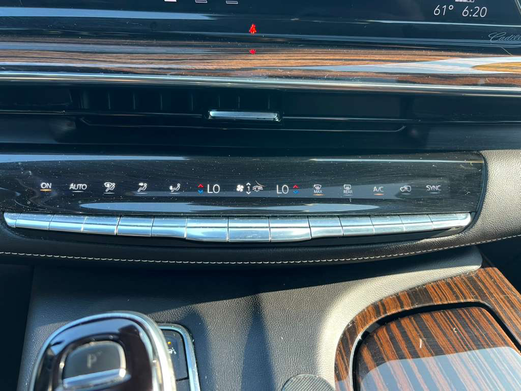 Cadillac Escalade Premium Luxury AWD 2021