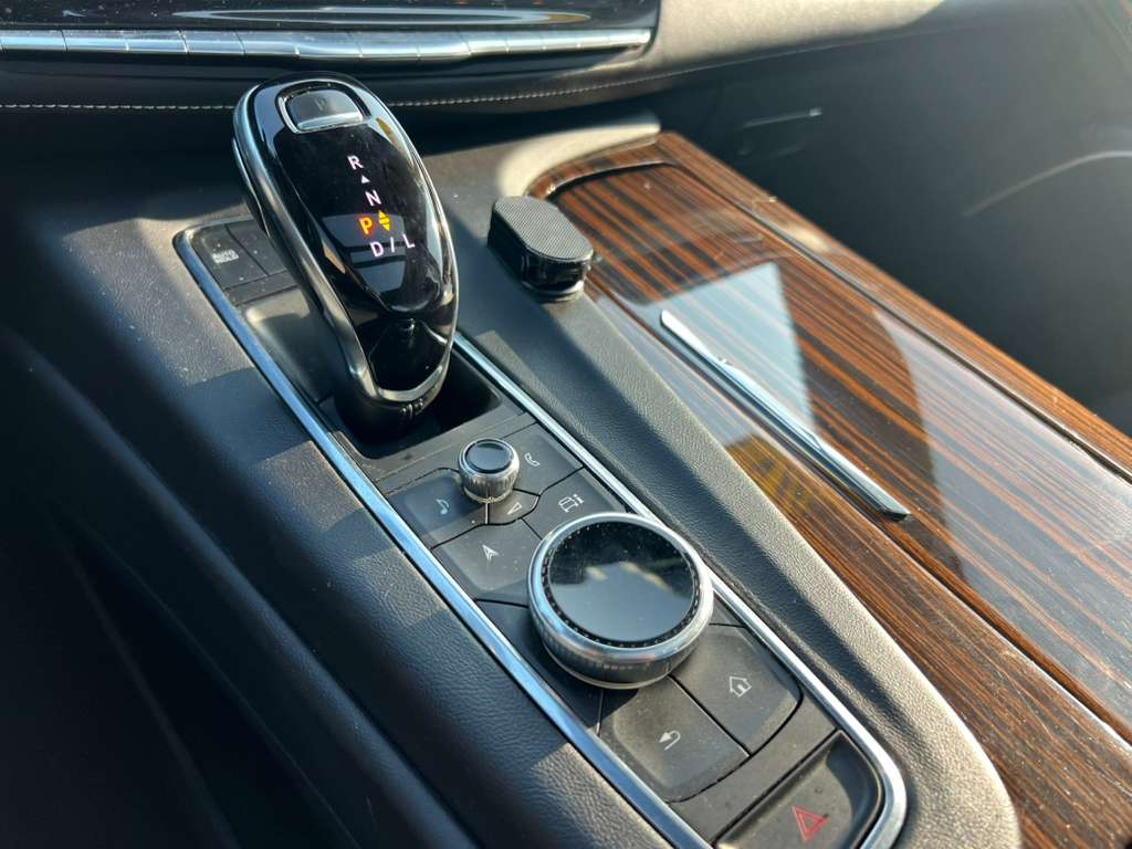 Cadillac Escalade Premium Luxury AWD 2021