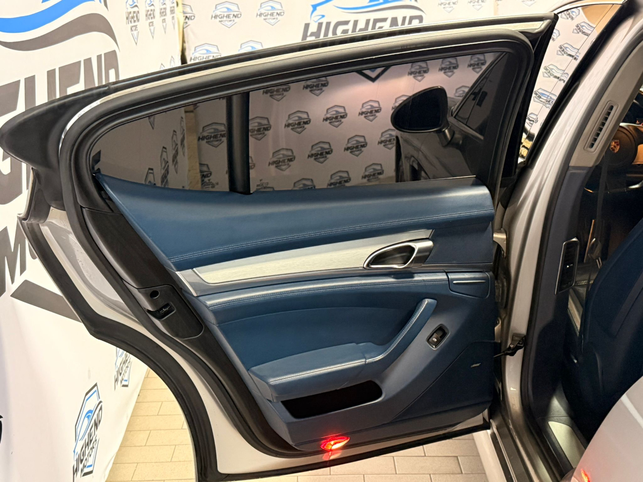 Porsche Panamera 4S AWD 2010