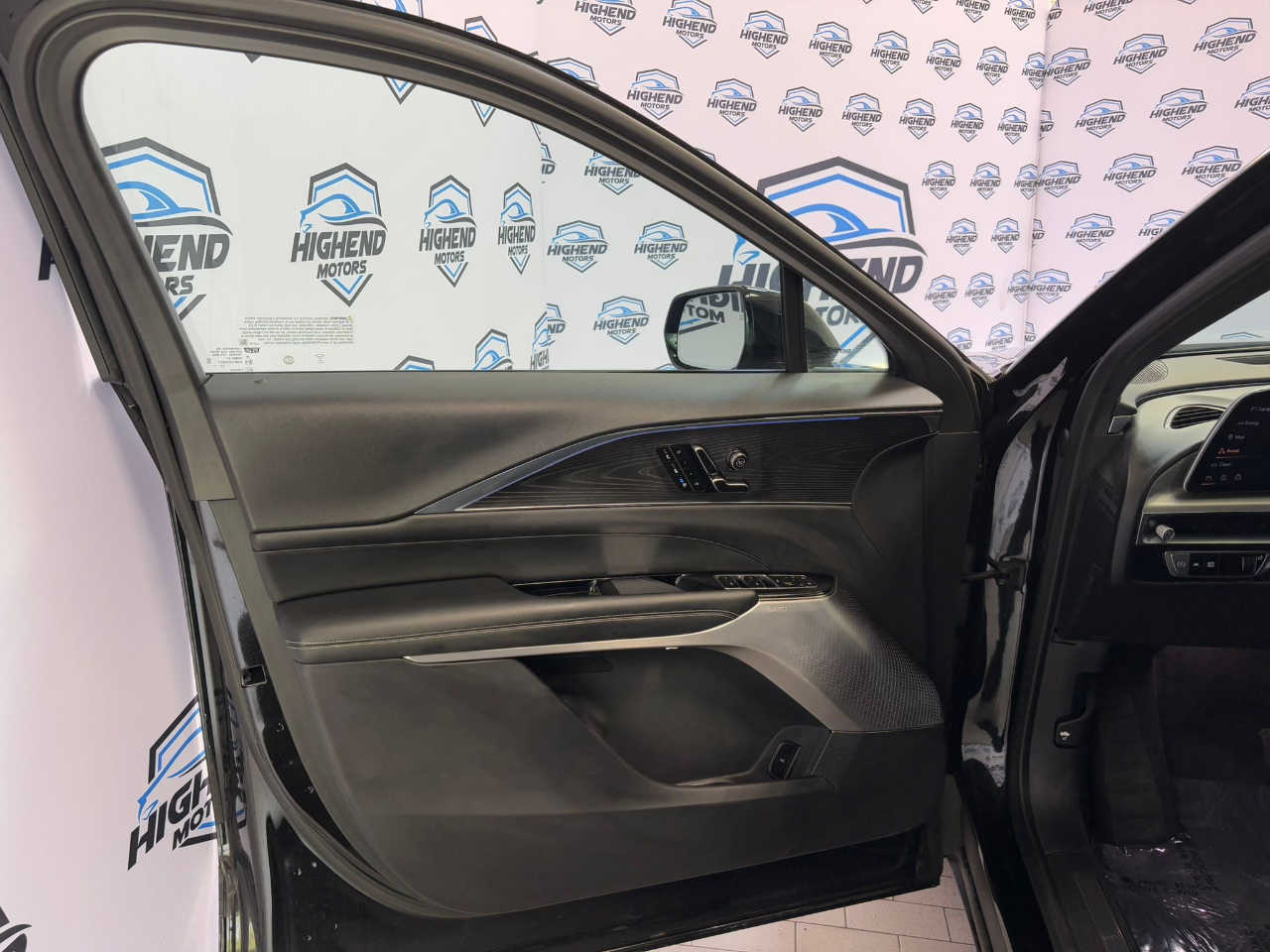 Cadillac Lyriq Lux-3 2024