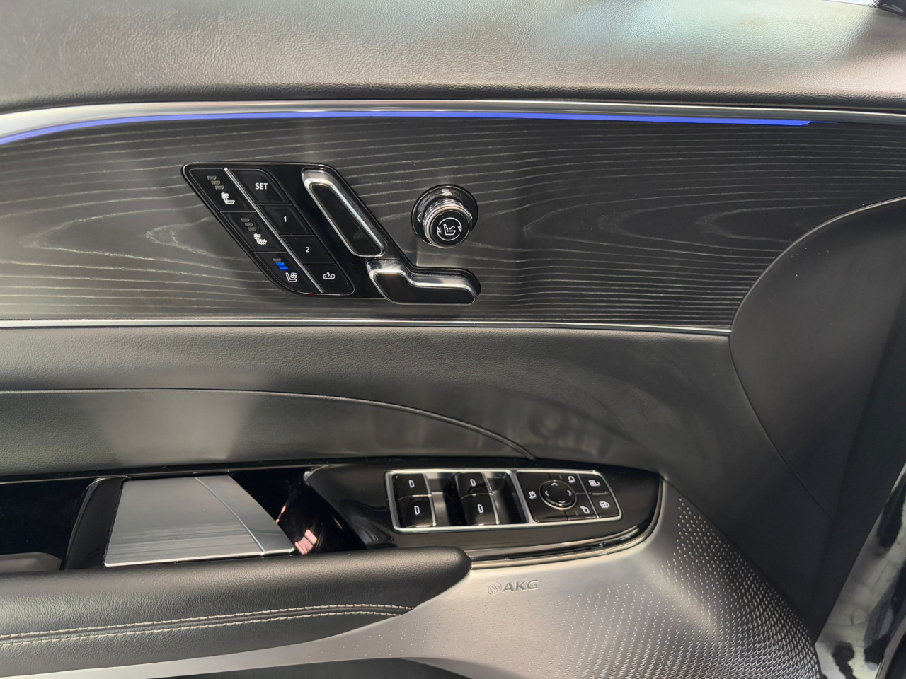 Cadillac Lyriq Lux-3 2024