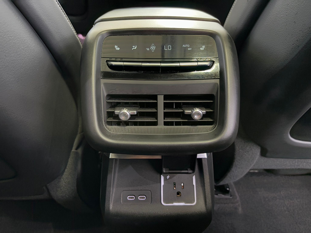 Cadillac Lyriq Lux-3 2024
