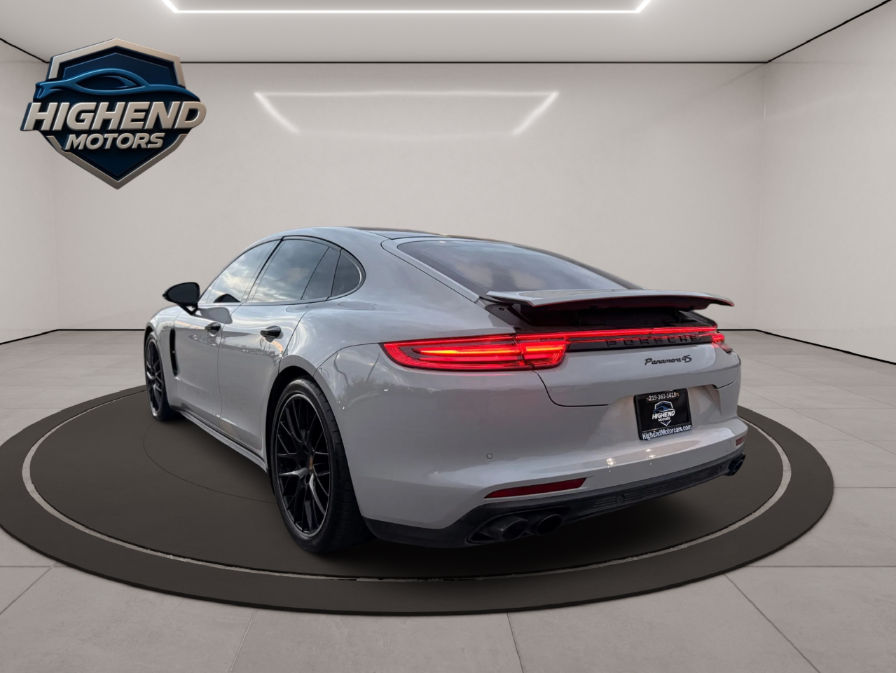 2018 Porsche Panamera 4S photo 2