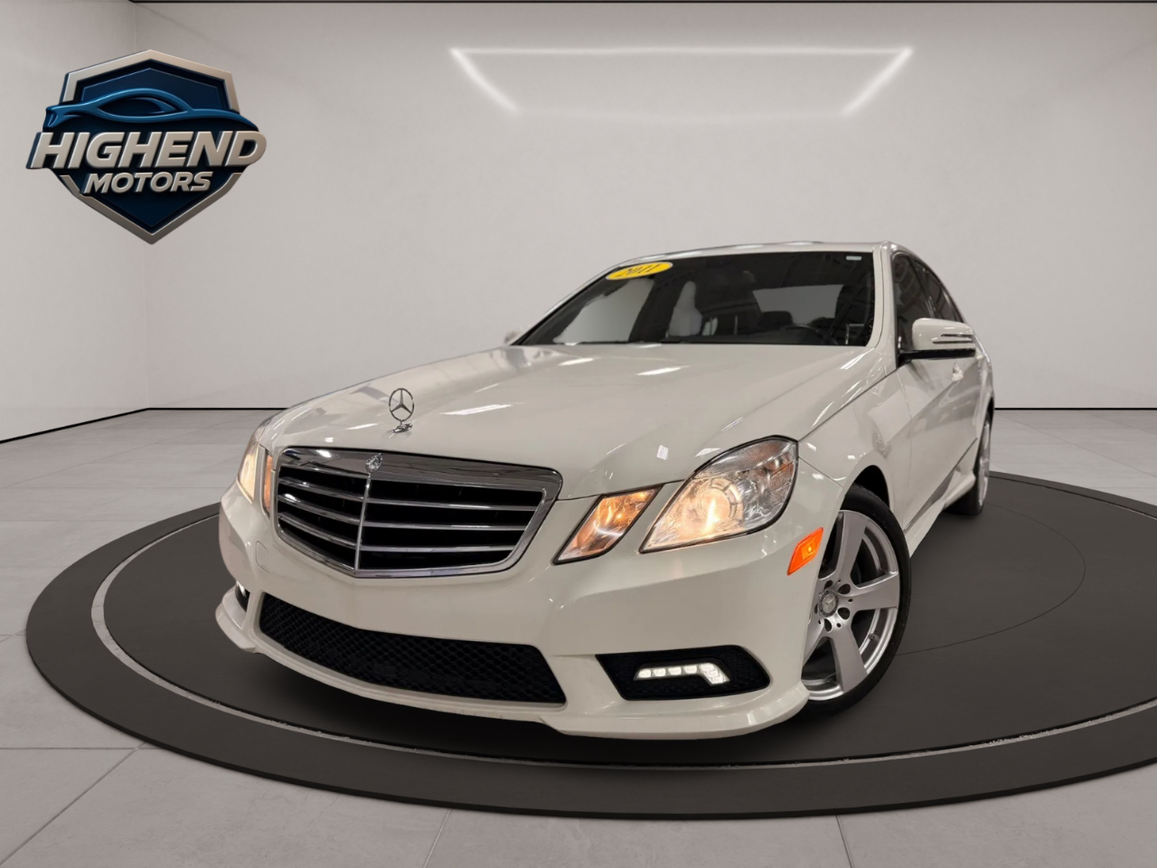 2011 Mercedes Benz E Sedan 4MATIC photo 2