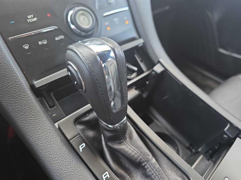 Ford Taurus photo 8