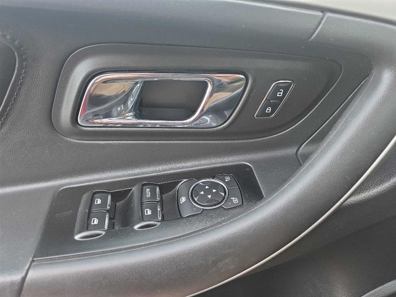 Ford Taurus photo 9
