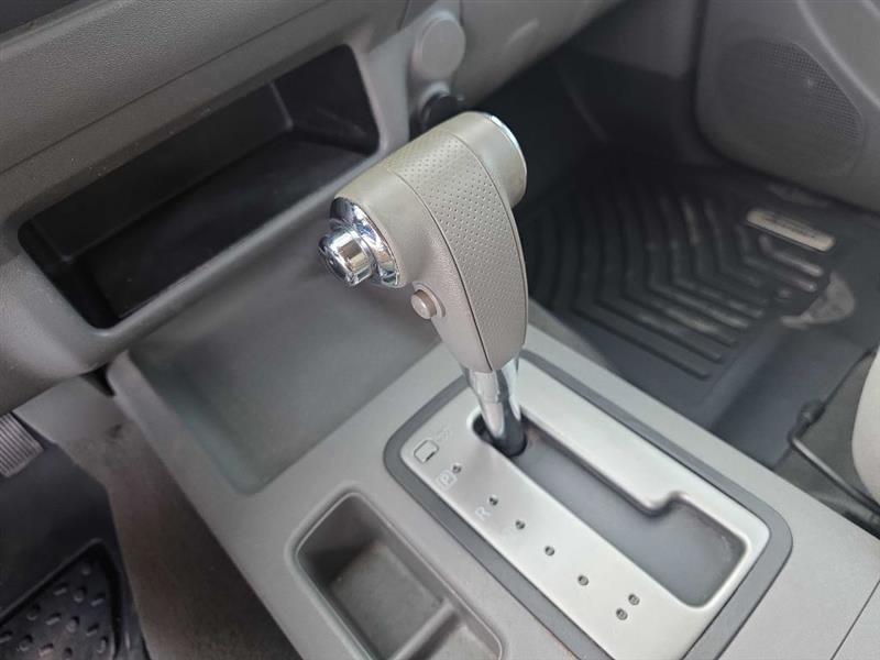 Nissan Frontier photo 8
