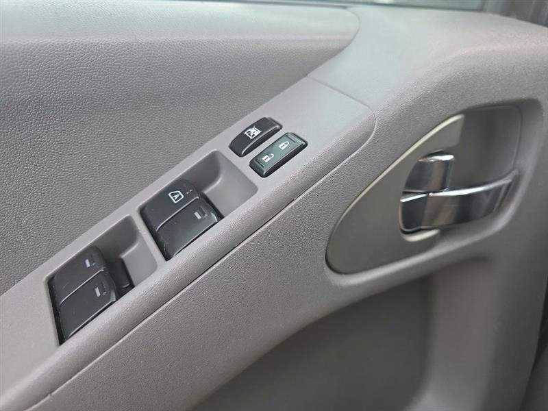 Nissan Frontier photo 9