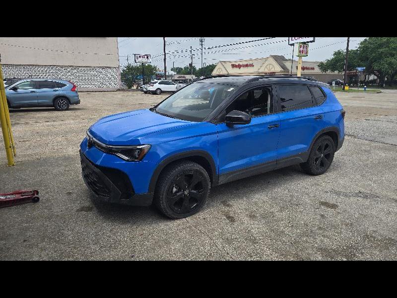 2025 Volkswagen Taos SE BLACK 4MOTION