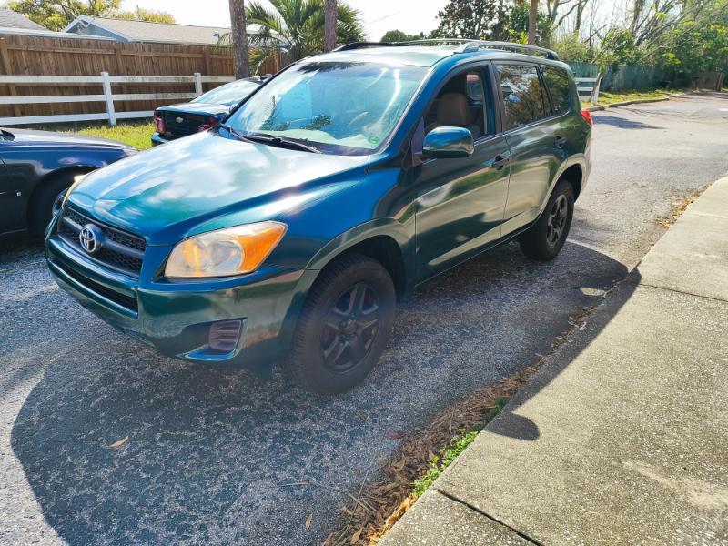 Toyota RAV4 Base I4 2WD 2009
