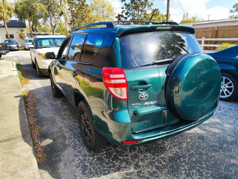 Toyota RAV4 Base I4 2WD 2009