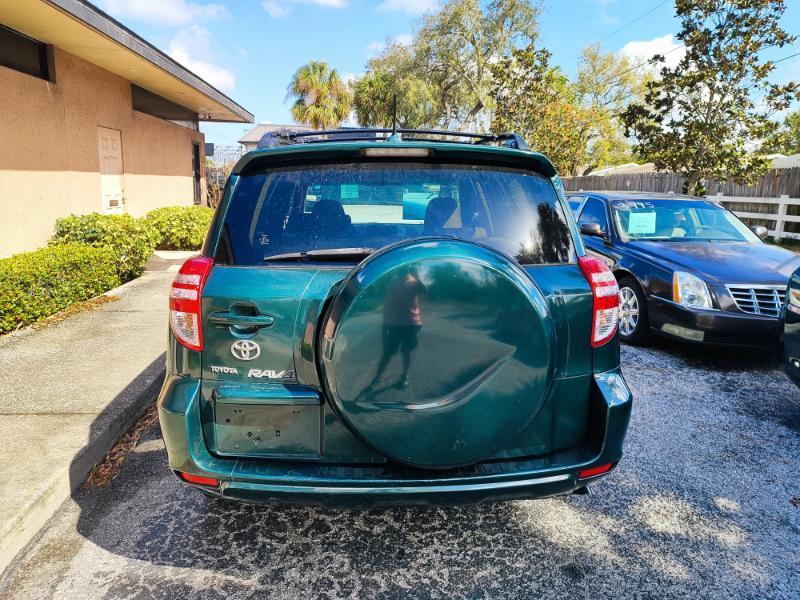 Toyota RAV4 Base I4 2WD 2009