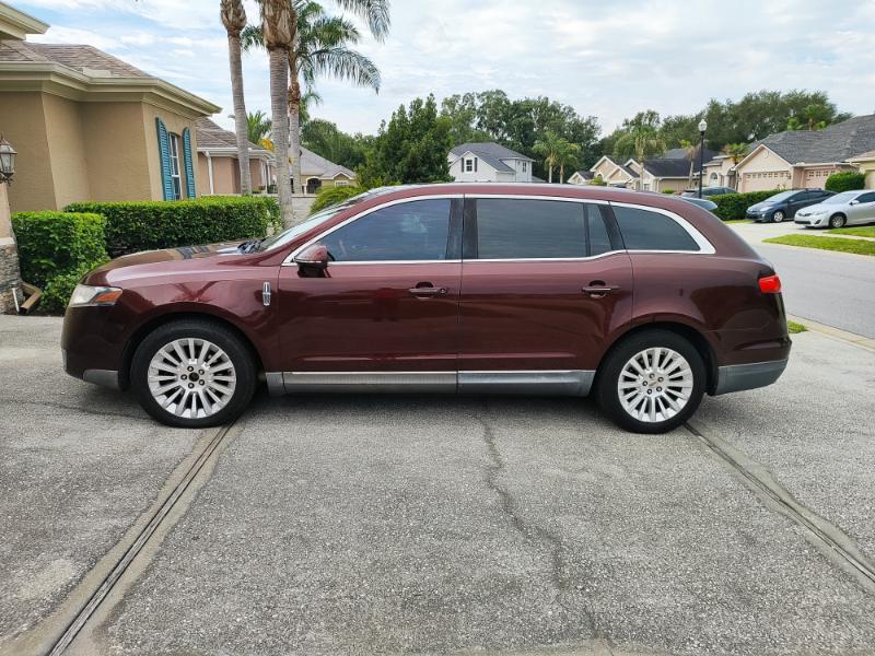 Lincoln MKT FWD 2010