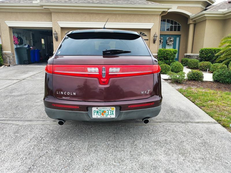 Lincoln MKT FWD 2010