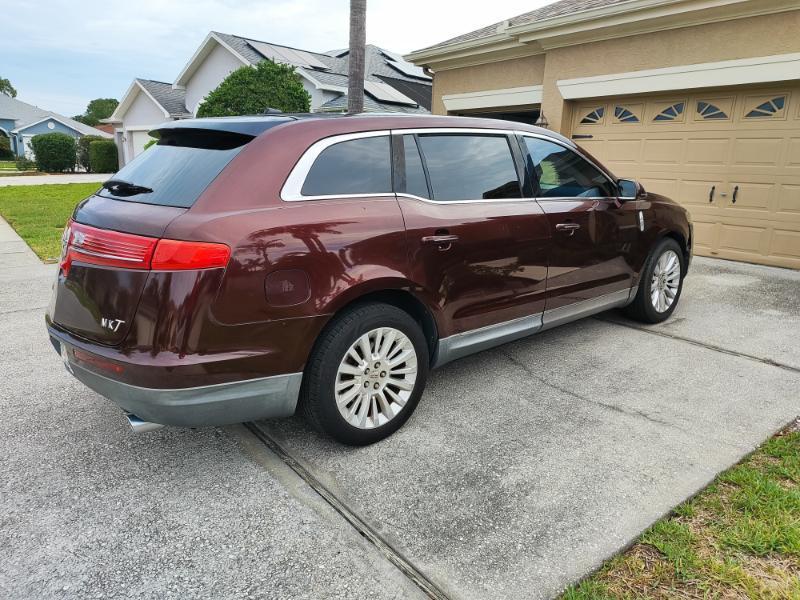 Lincoln MKT FWD 2010