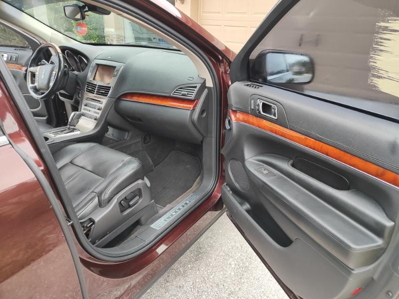 Lincoln MKT FWD 2010