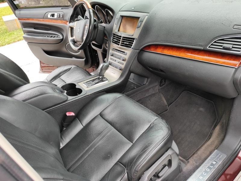 Lincoln MKT FWD 2010
