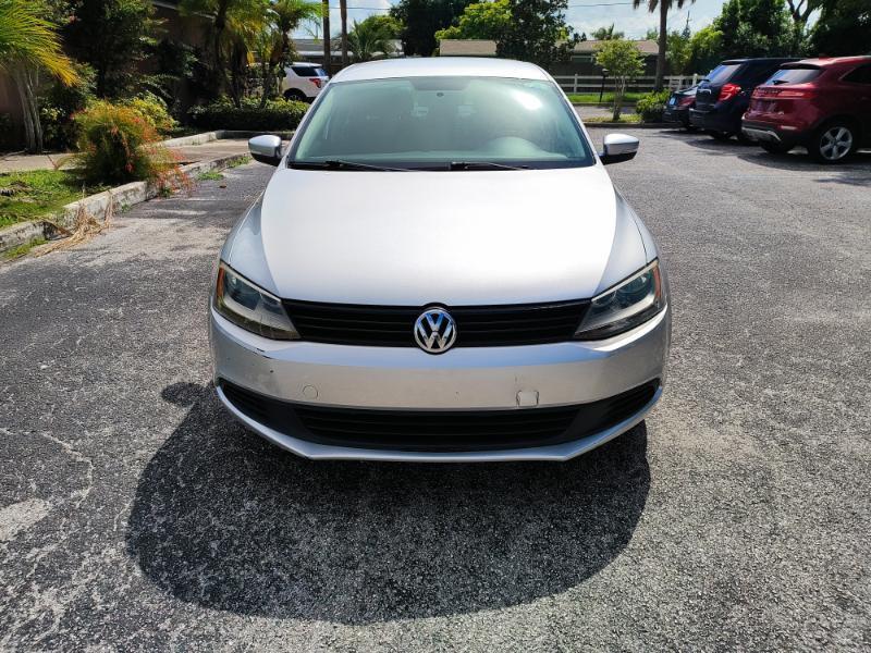 Volkswagen Jetta SE 2011