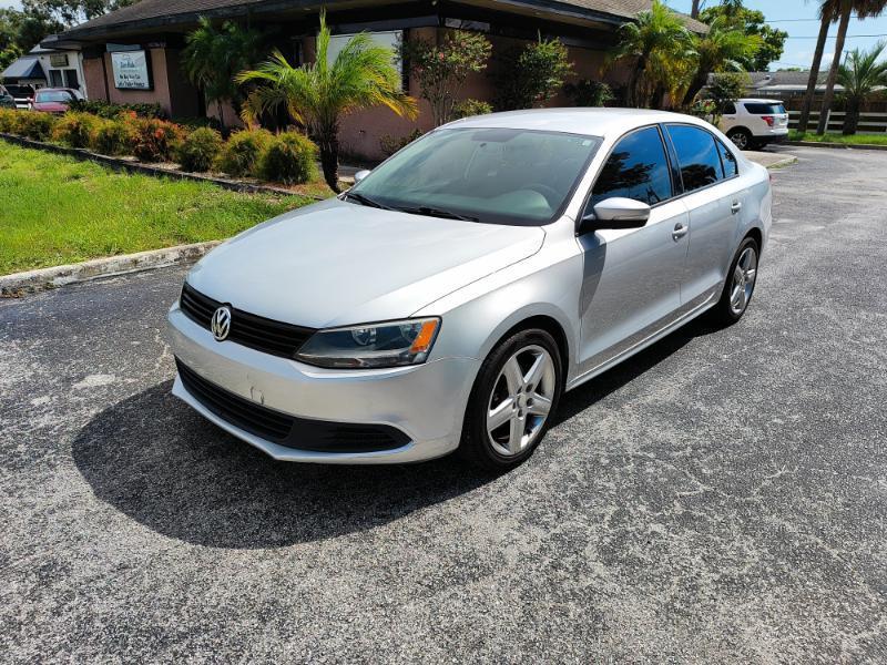 Volkswagen Jetta SE 2011