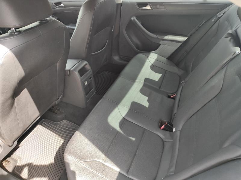Volkswagen Jetta SE 2011