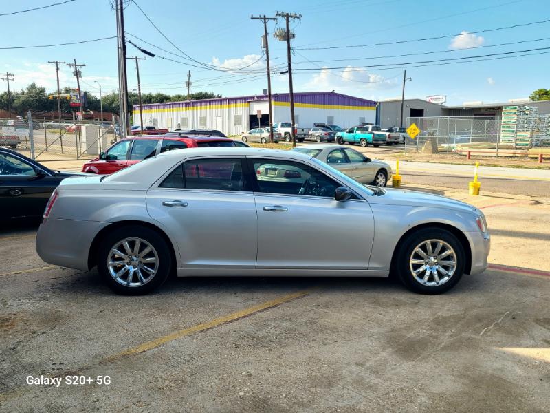 Chrysler 300 Limited RWD 2011 Chrysler 300 Limited RWD 2011