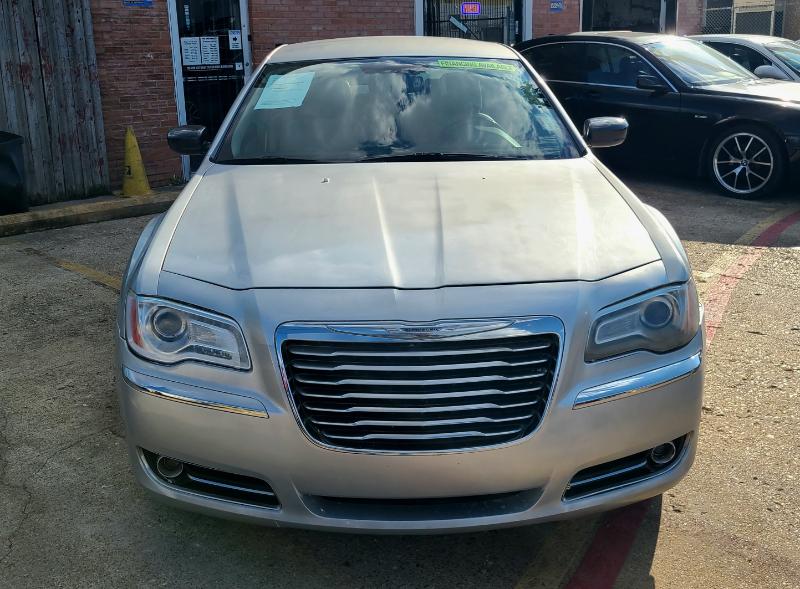 Chrysler 300 Limited RWD 2011 Chrysler 300 Limited RWD 2011