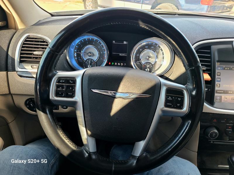 Chrysler 300 Limited RWD 2011 Chrysler 300 Limited RWD 2011