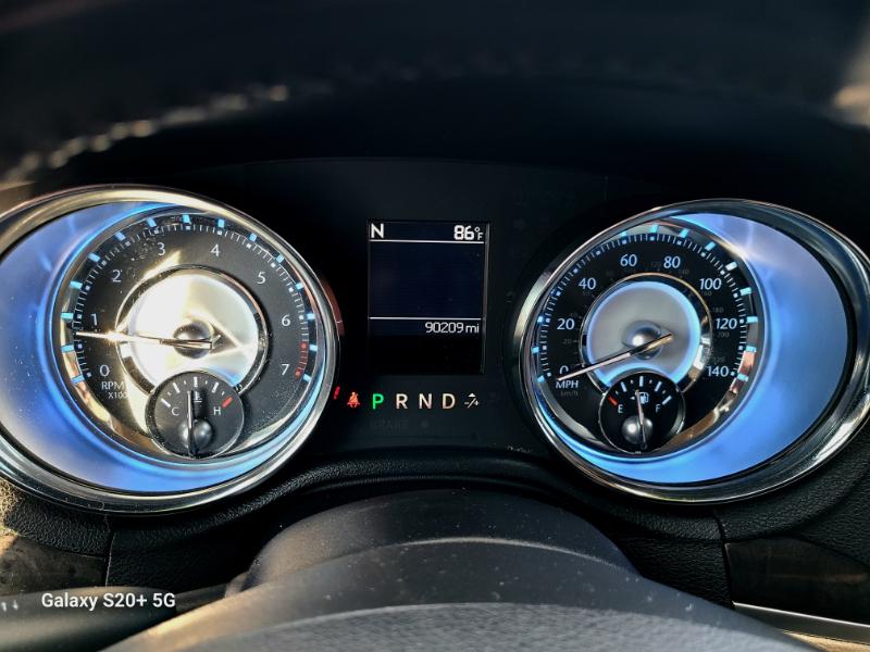 Chrysler 300 Limited RWD 2011 Chrysler 300 Limited RWD 2011