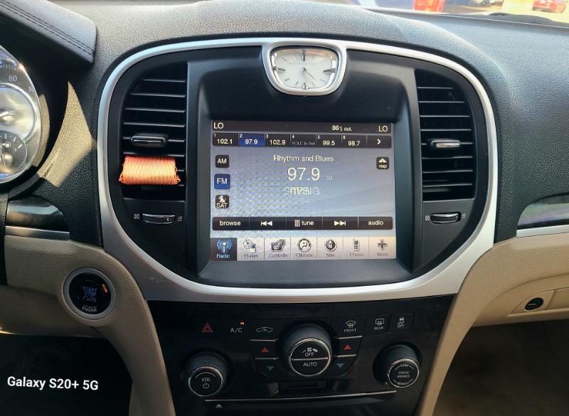 Chrysler 300 Limited RWD 2011 Chrysler 300 Limited RWD 2011