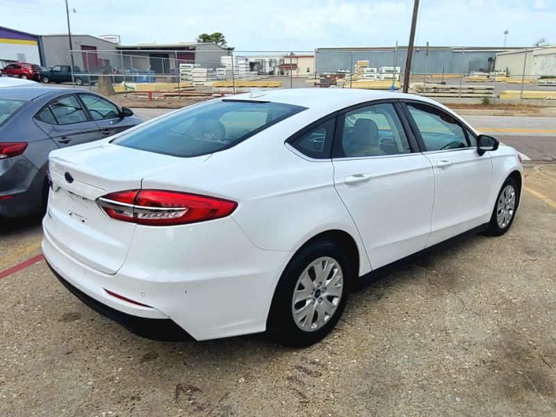 Ford Fusion S 2020