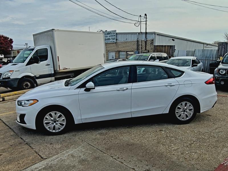 Ford Fusion S 2020