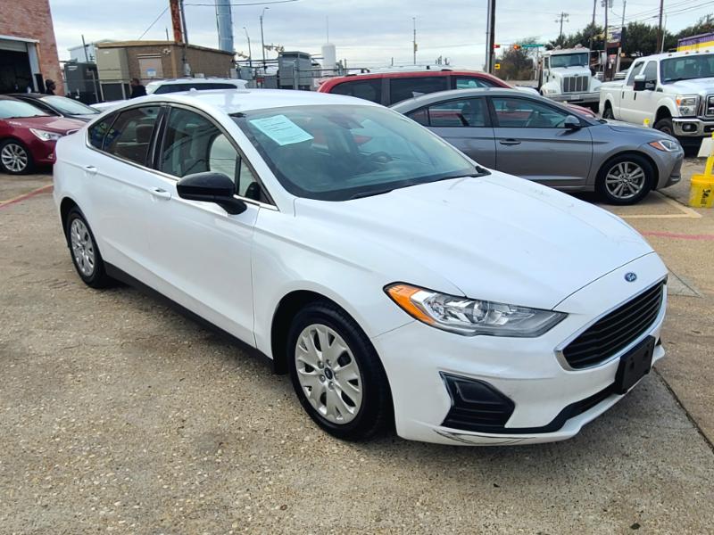 Ford Fusion S 2020