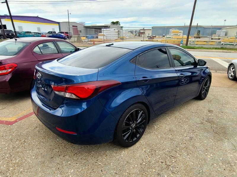 Hyundai Elantra SE 6AT 2016