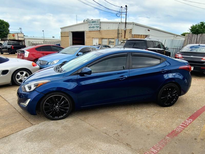 Hyundai Elantra SE 6AT 2016