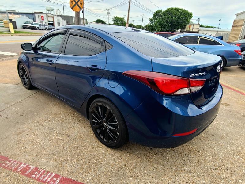 Hyundai Elantra SE 6AT 2016