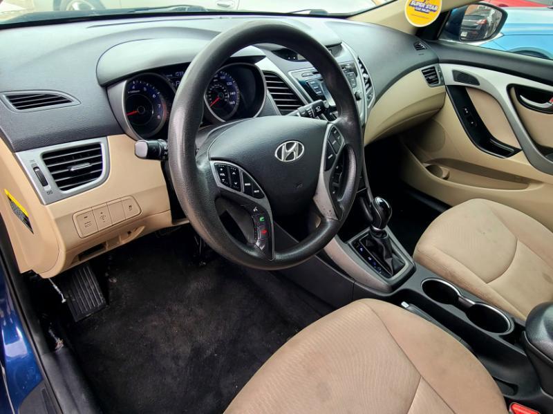 Hyundai Elantra SE 6AT 2016