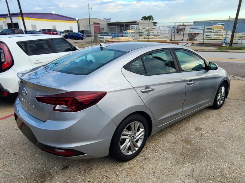 Hyundai Elantra SEL 2020