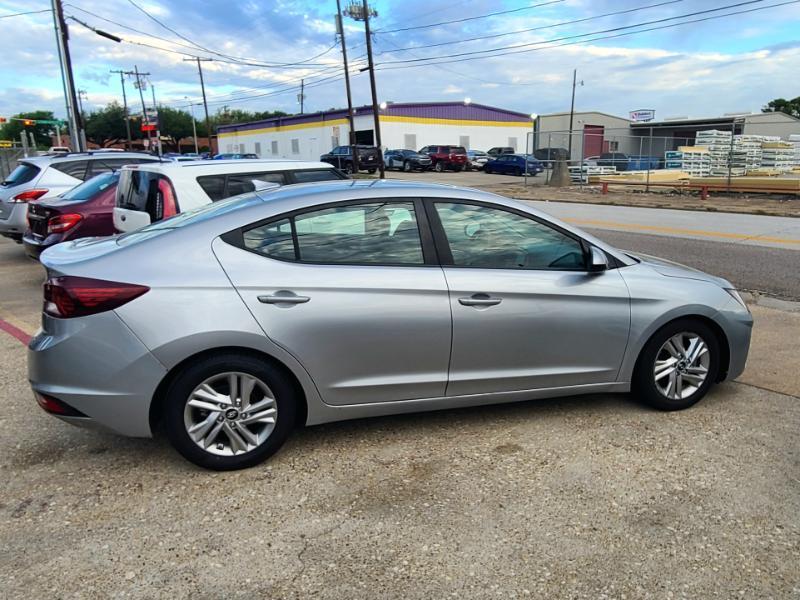 Hyundai Elantra SEL 2020