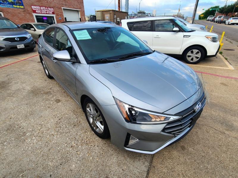 Hyundai Elantra SEL 2020