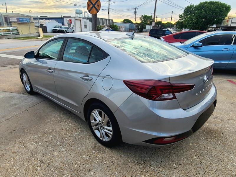 Hyundai Elantra SEL 2020