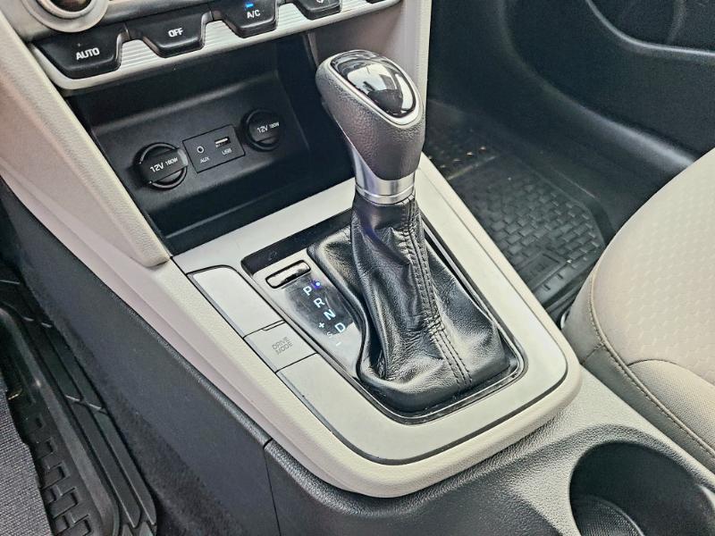 Hyundai Elantra SEL 2020