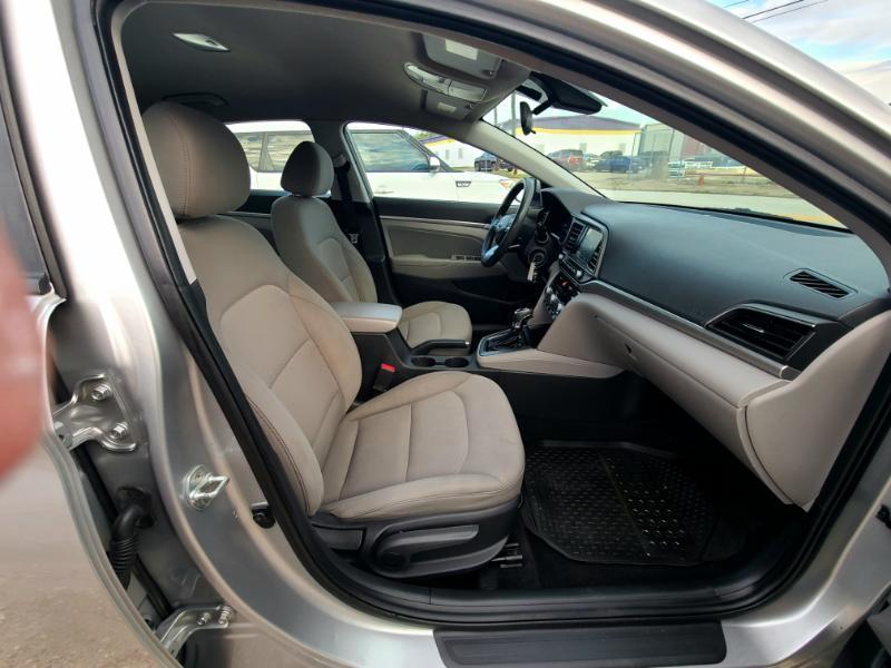 Hyundai Elantra SEL 2020