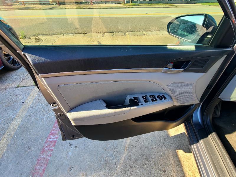 Hyundai Elantra SEL 2018